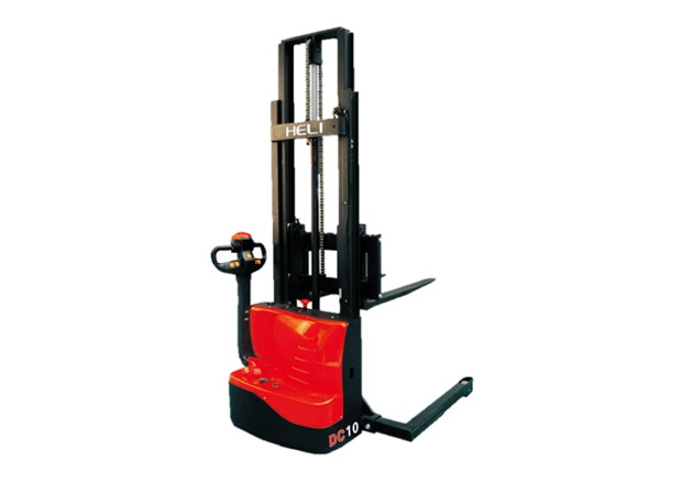 Electric Stacker – Straddle – 2,200lbs